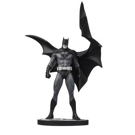 BATMAN BY JORGE JIMENEZ BLACK & WHITE (1:10 SCALE) STATUE